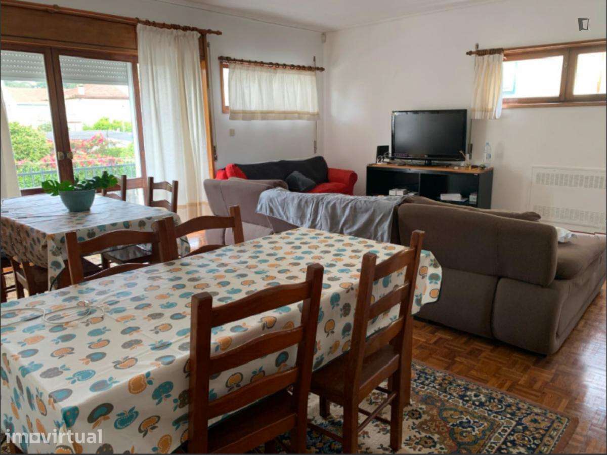 Quarto - localizado em Paranhos Porto - Grande imagem: 3/31