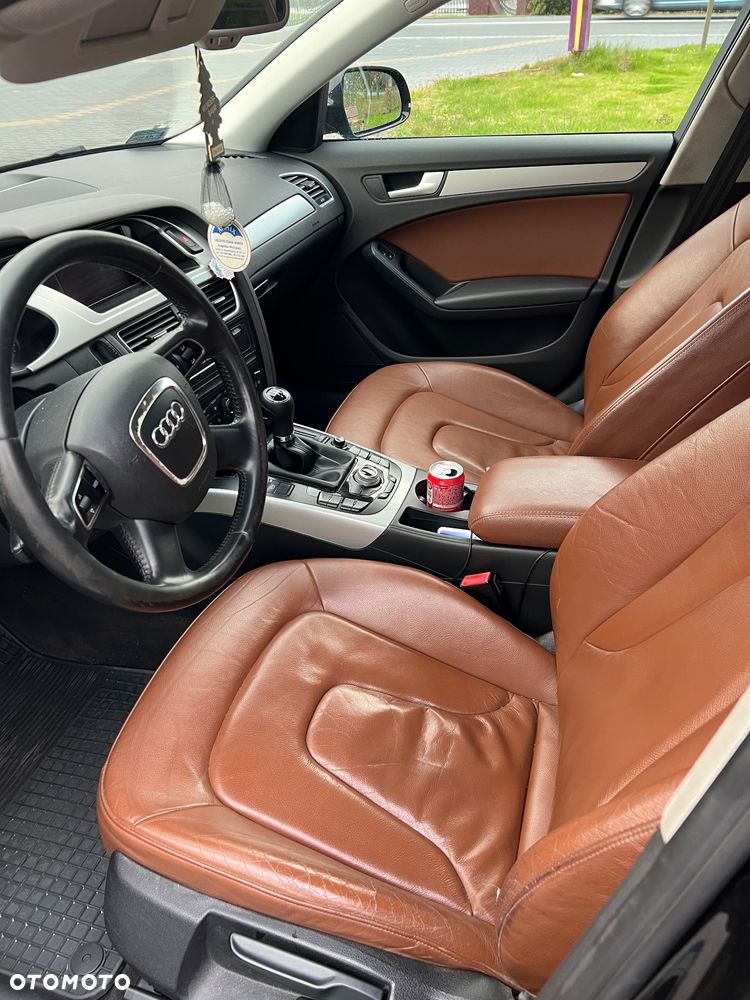 Audi A4 Limousine - 1