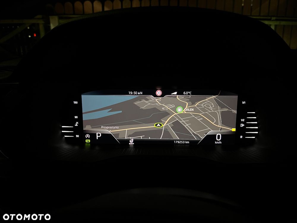 Skoda Superb 2.0 TDI DSG Premium Edition - 8