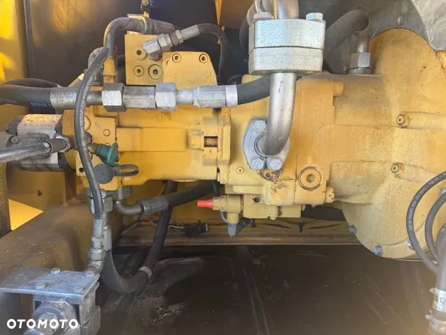 Caterpillar 318 D - 24