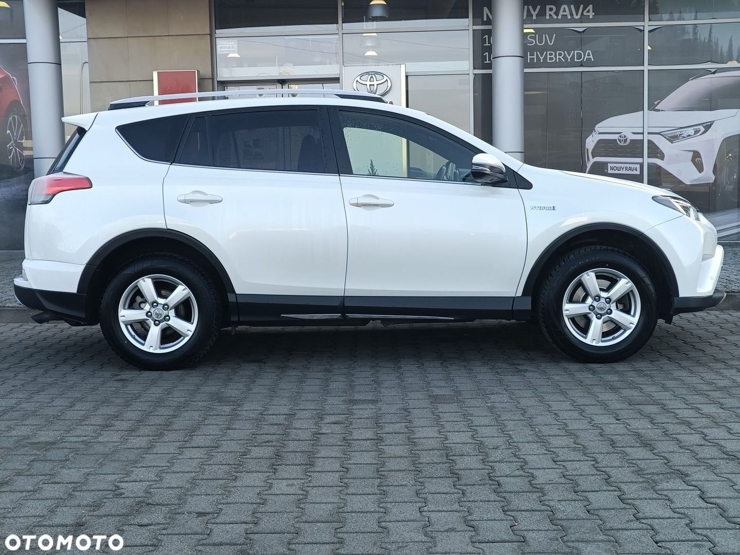 Toyota RAV4 - 9
