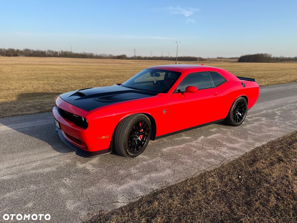 Dodge Challenger - 1