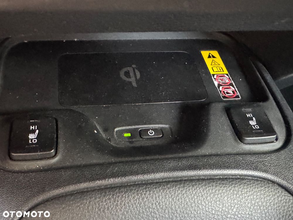 Toyota Corolla 1.8 Hybrid Comfort - 28