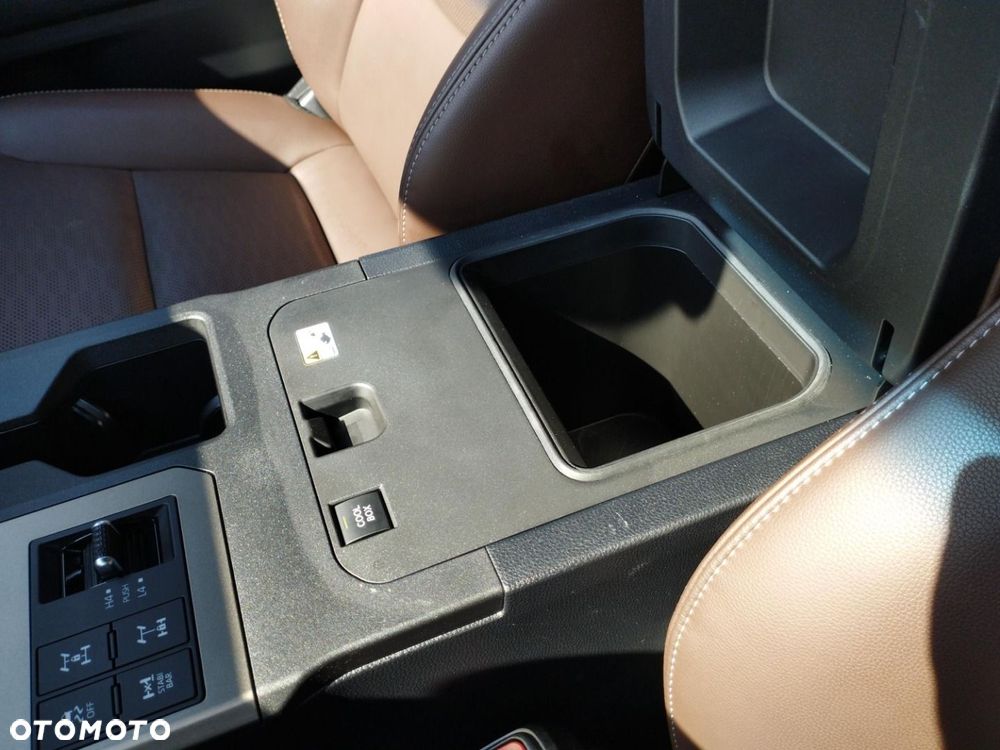 Toyota Land Cruiser - 28