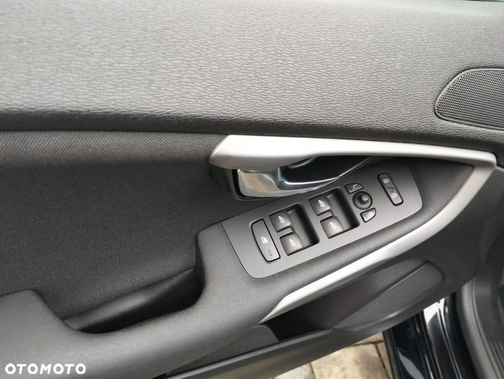 Volvo V40 D2 Momentum - 18