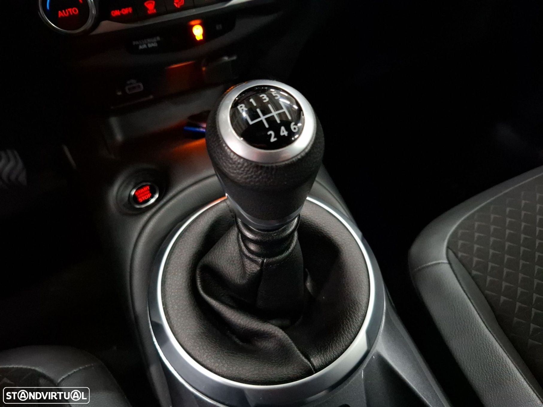 Nissan Juke 1.0 DIG-T N-Connecta - 17