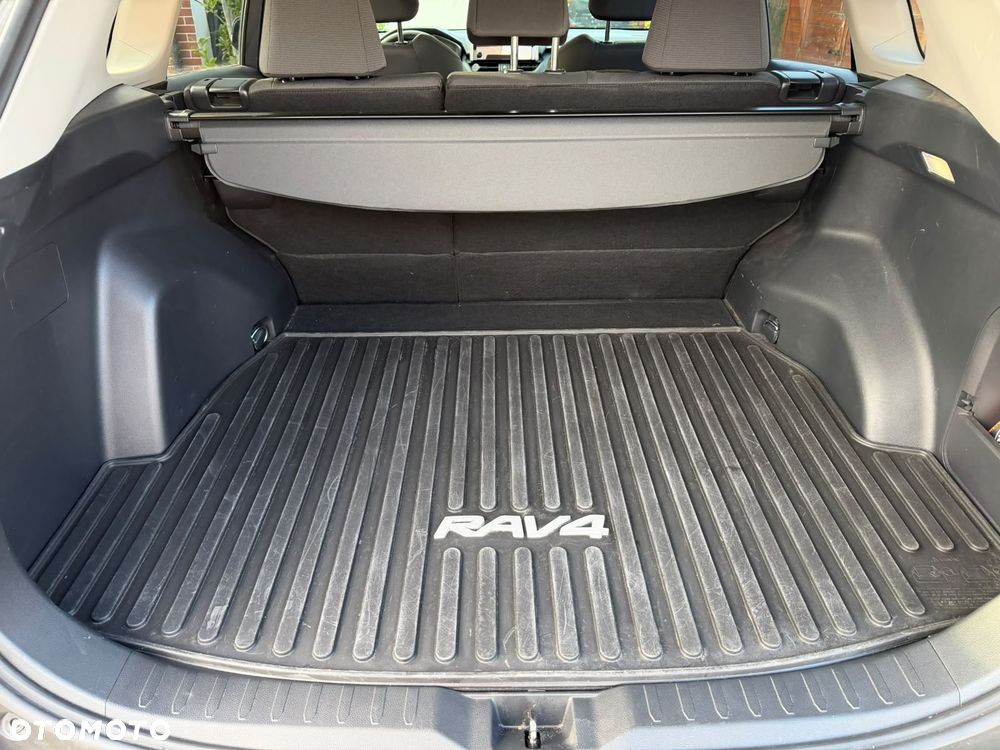 Toyota RAV4 - 11
