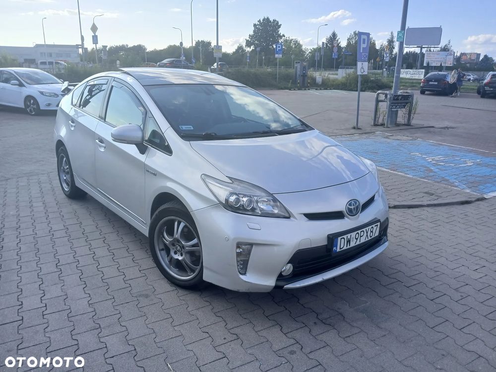 Toyota Prius (Hybrid) Executive - 2