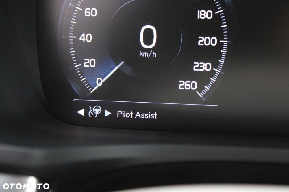 Volvo V60 Cross Country - 22