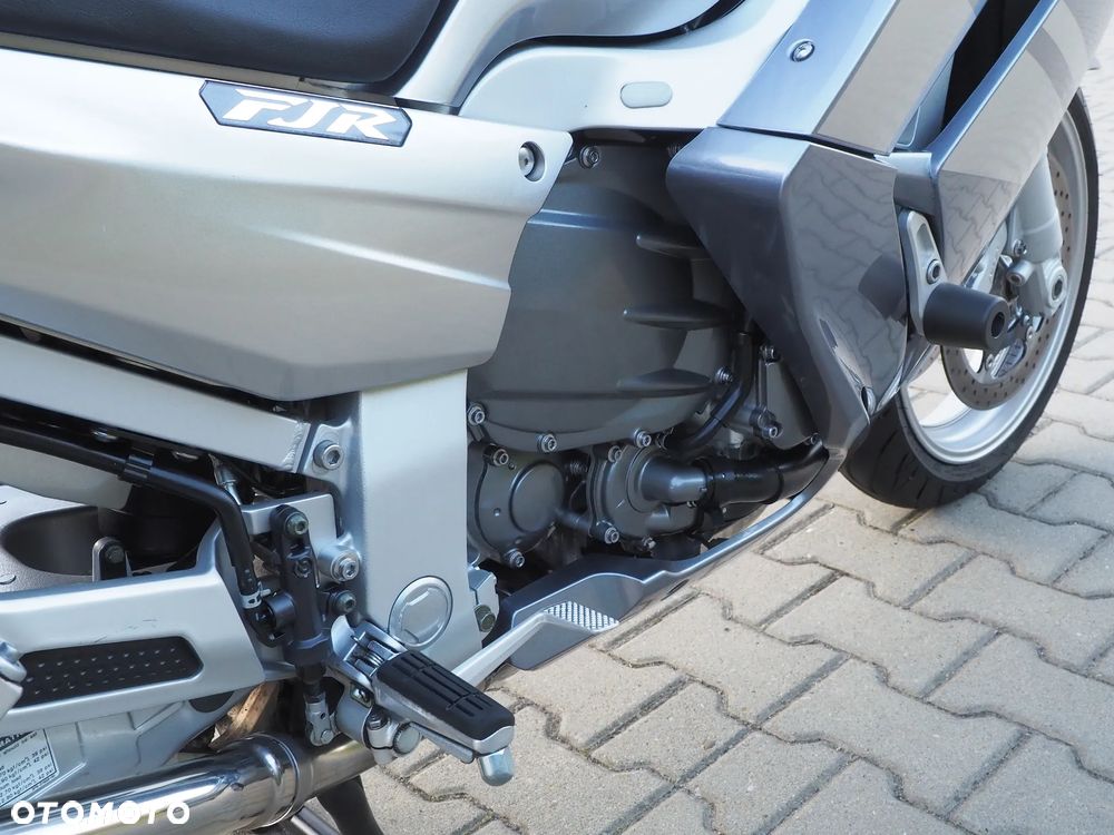 Yamaha FJR - 26