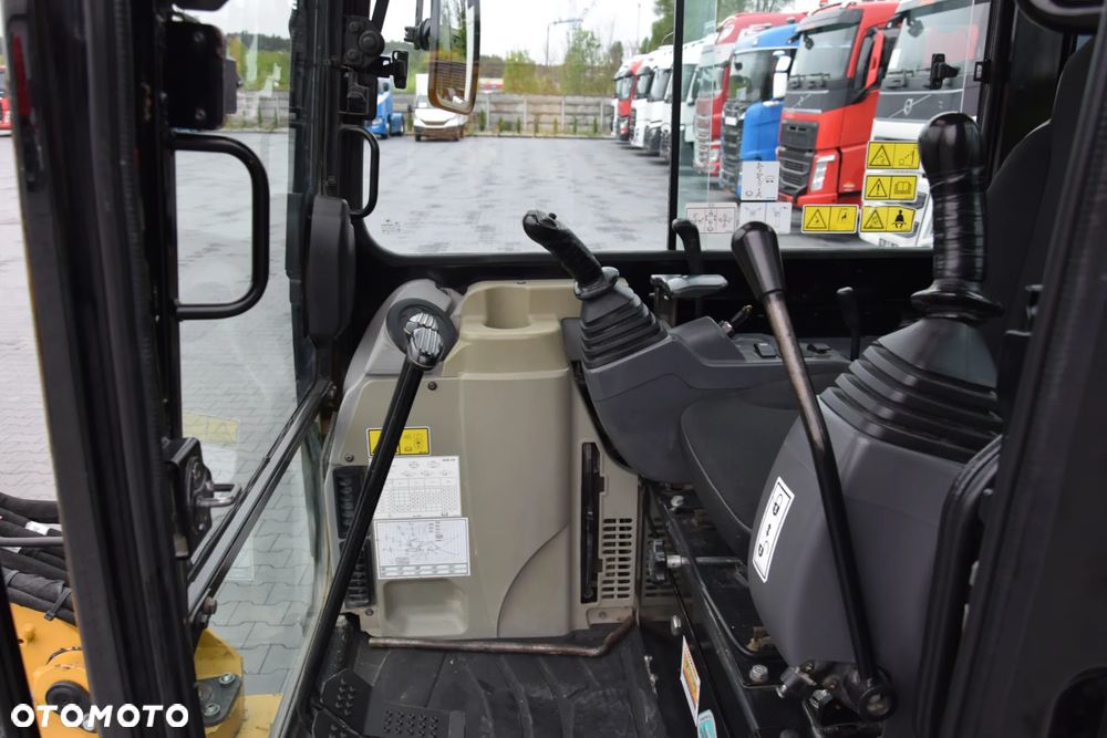 Caterpillar 303E / MINI KOPARKA / GĄSIENICE / 3374 MTH / DODATKOWY OSPRZĘT / SPROWADZONA - 27