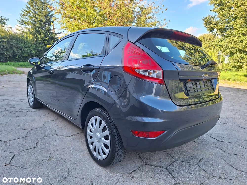 Ford Fiesta 1.25 Celebration - 11