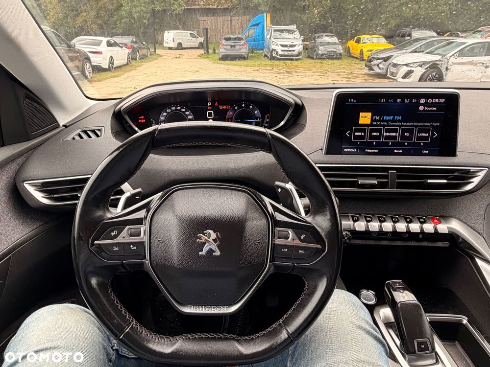 Peugeot 5008 PureTech 130 EAT8 Stop & Start GT - 27
