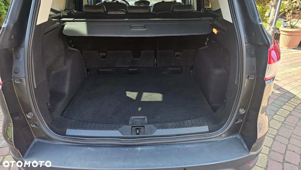 Ford Kuga 2.0 TDCi 2x4 Titanium - 6