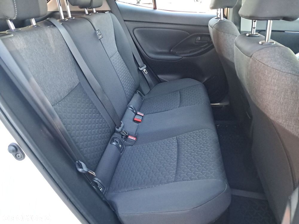 Toyota Yaris Cross Hybrid 1.5 Comfort 4x4 - 26