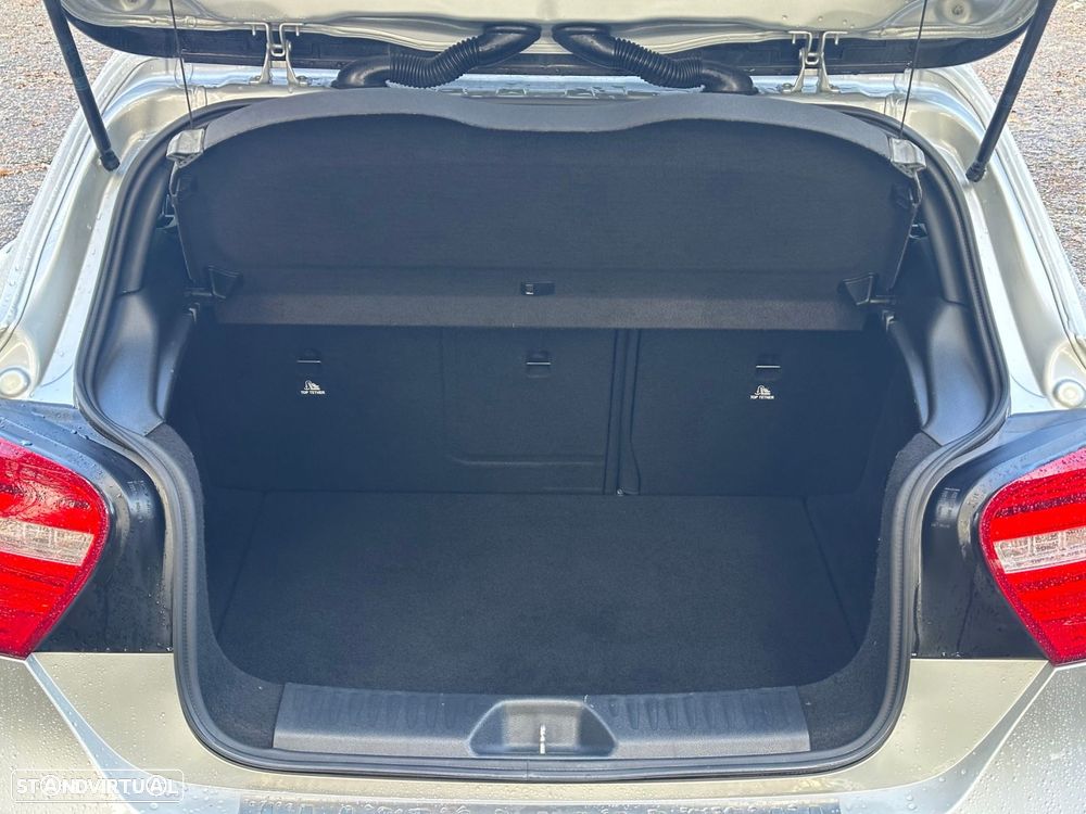 Mercedes-Benz A 180 d AMG Line - 16