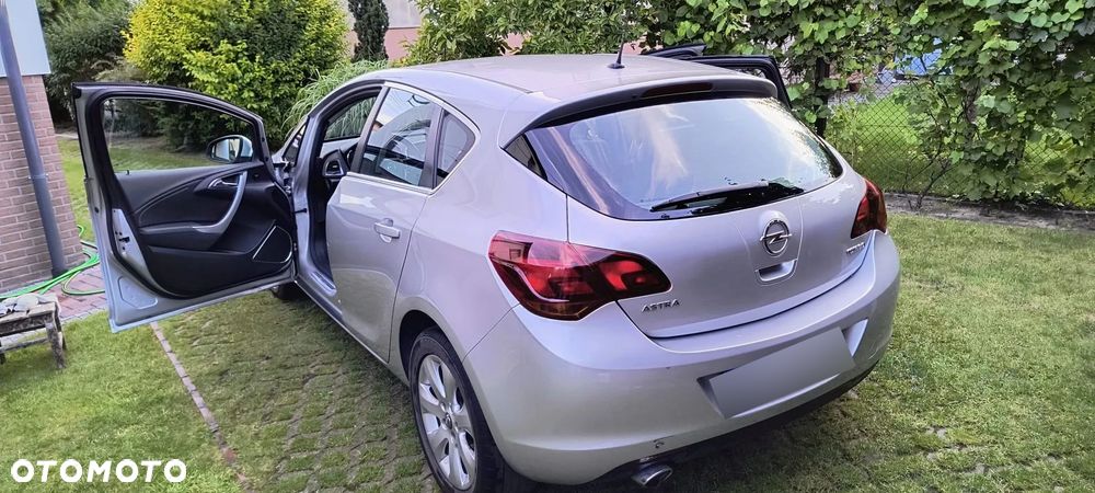 Opel Astra 1.6 Turbo - 5