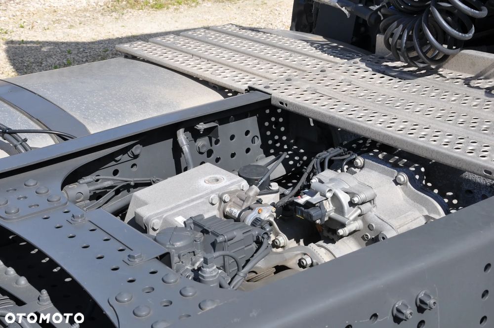 Mercedes-Benz Actros - 5