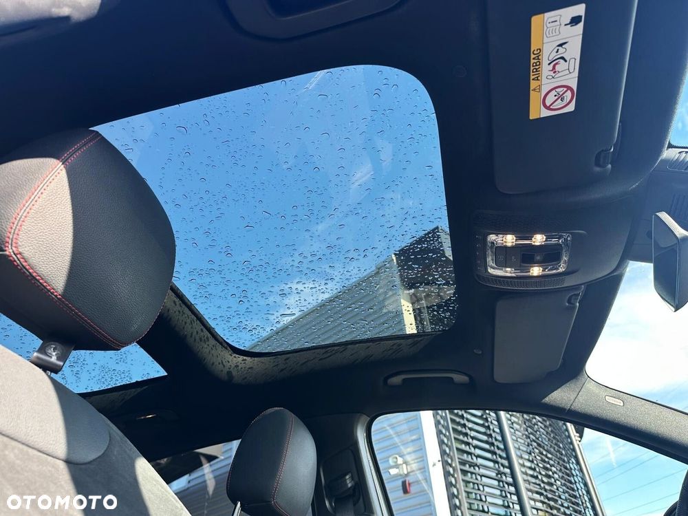 Mercedes-Benz GLA - 14