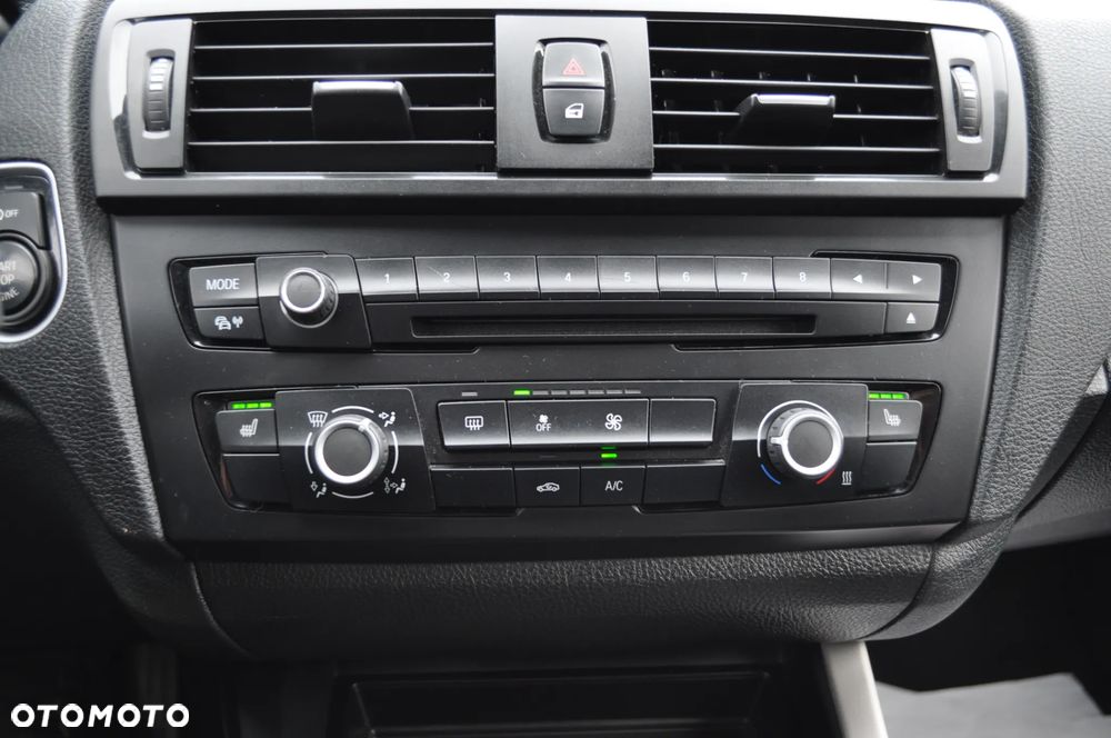 BMW Seria 1 116i - 30
