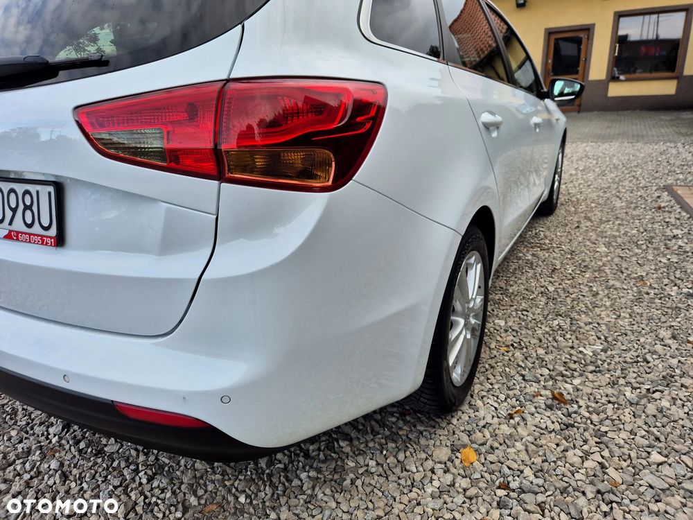 Kia Ceed 1.6 GDI Fifa World Cup Edition - 13