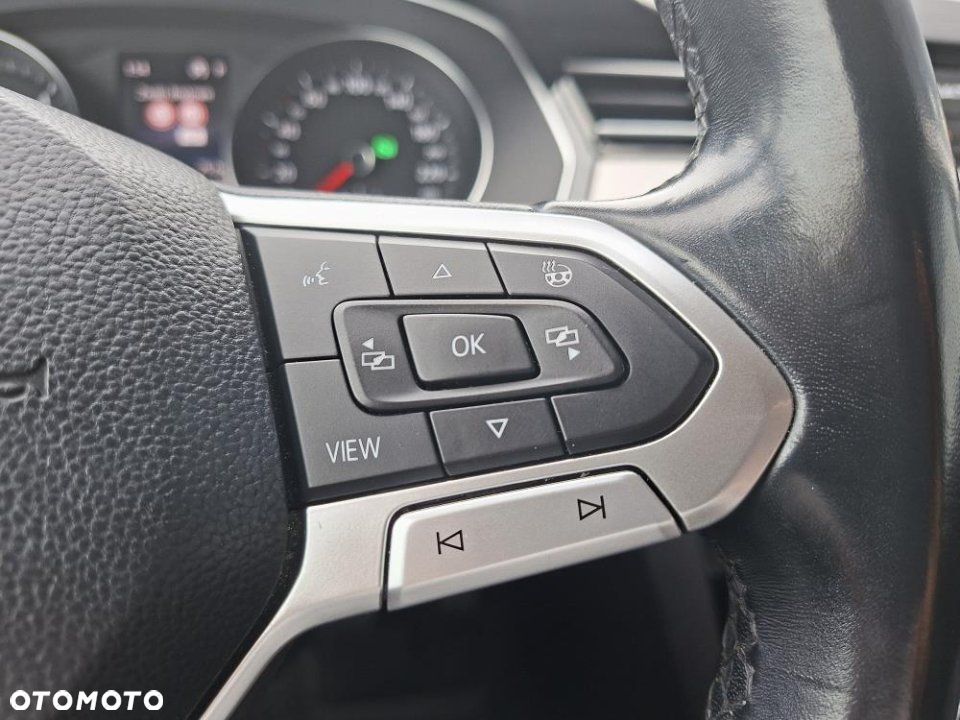Volkswagen Passat - 20