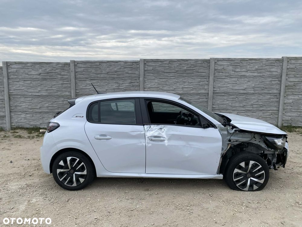 Peugeot 208 Elektromotor 156 Allure - 26