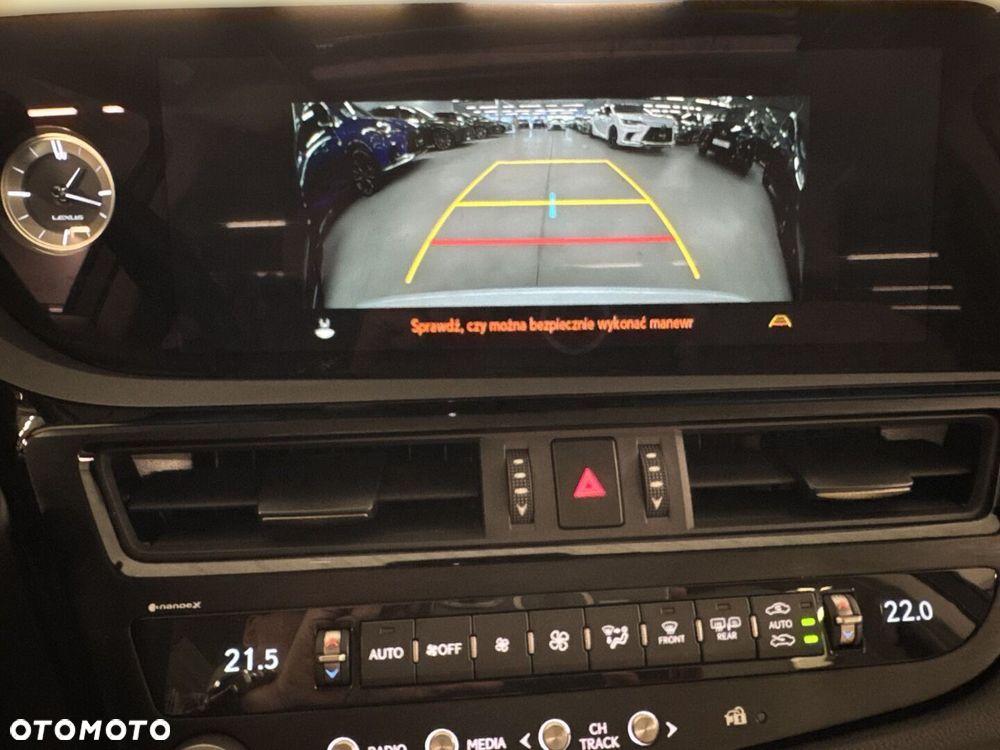 Lexus ES 300h Business Edition - 24