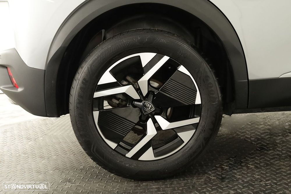 Peugeot 2008 1.2 PureTech Allure EAT8 - 5