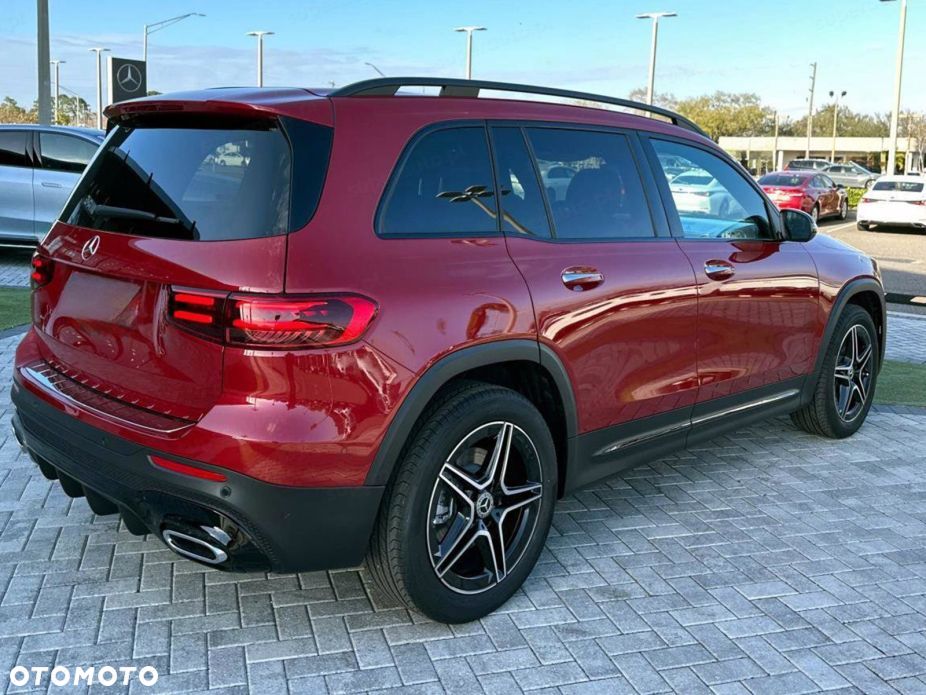 Mercedes-Benz GLB 200 AMG Line 7G-DCT - 4