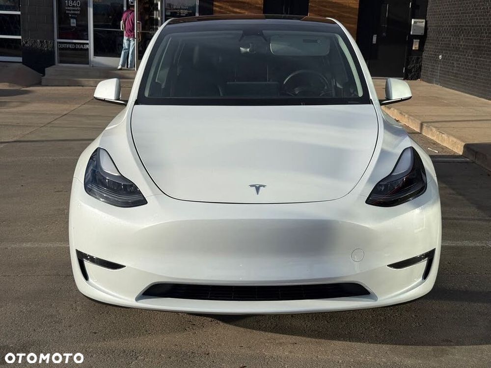 Tesla Model Y Performance Dual Motor AWD - 8