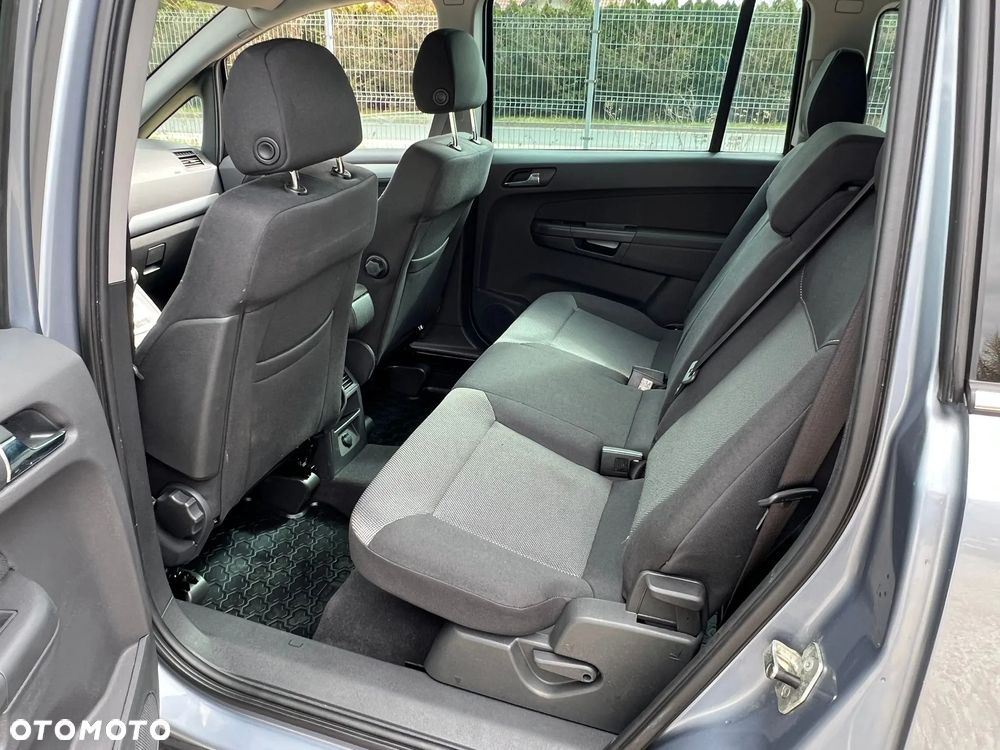 Opel Zafira 1.8 Easytronic Family Plus - 21