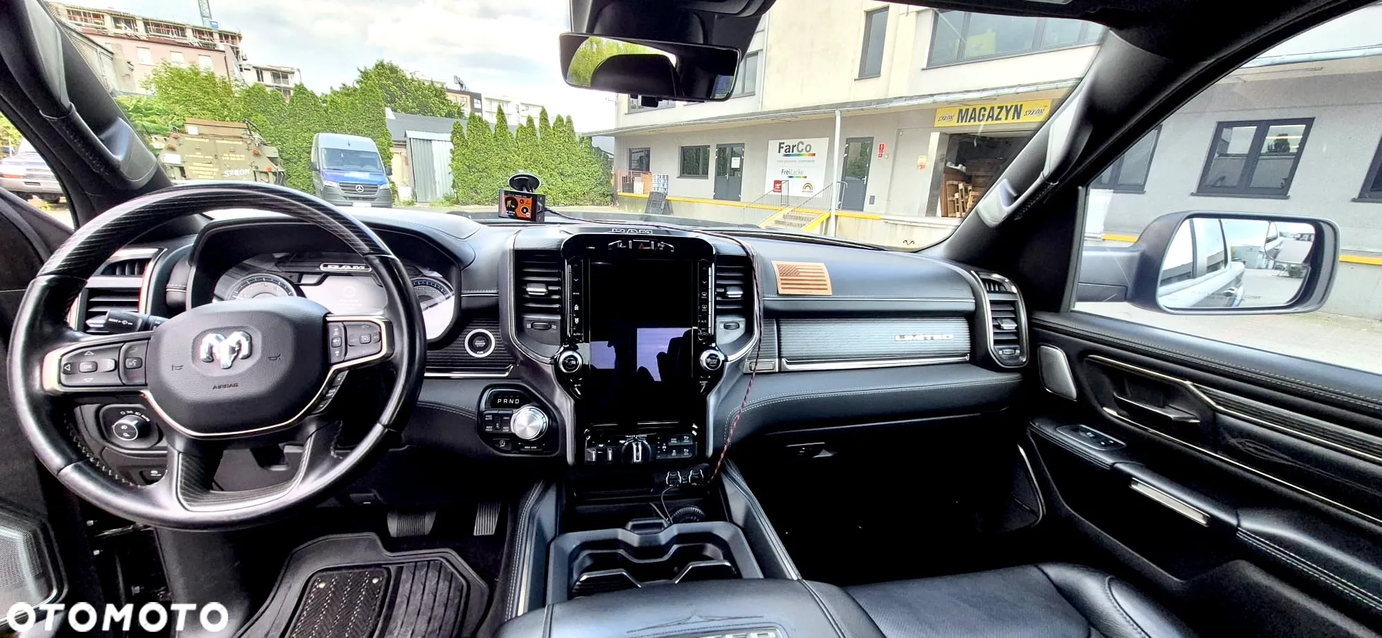 RAM 1500 Crew Cab Shortbed Limited - 2