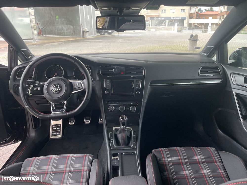 VW Golf 2.0 TSi GTi Performance - 13