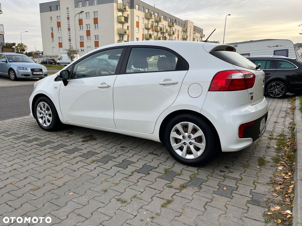Kia Rio 1.2 L - 13