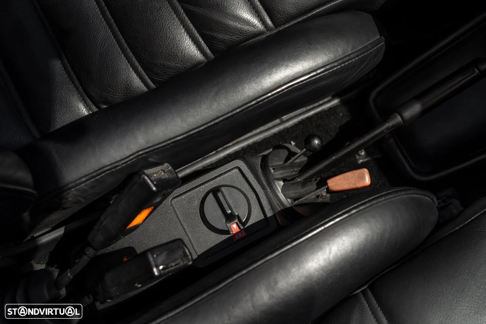 Porsche 911 Série G - 29