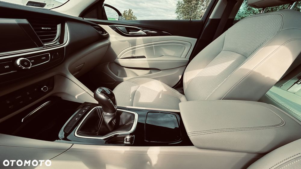 Opel Insignia - 22