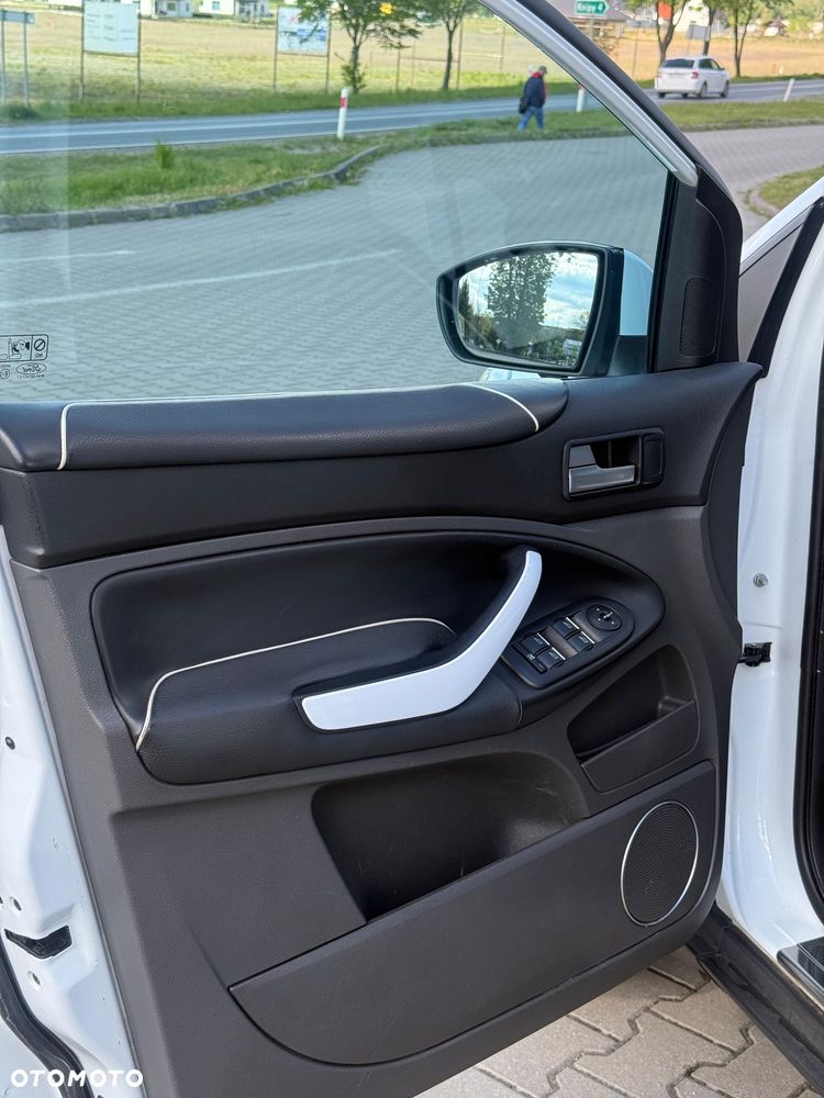 Ford Kuga 2.0 TDCi 4x4 Titanium - 22