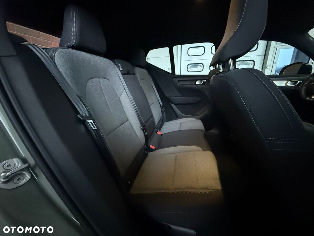 Volvo XC 40 B3 Plus Dark - 13