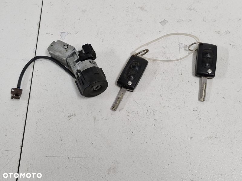 PEUGEOT 5008 I 1 STACYJKA 2X KLUCZYK 36410600 - 1