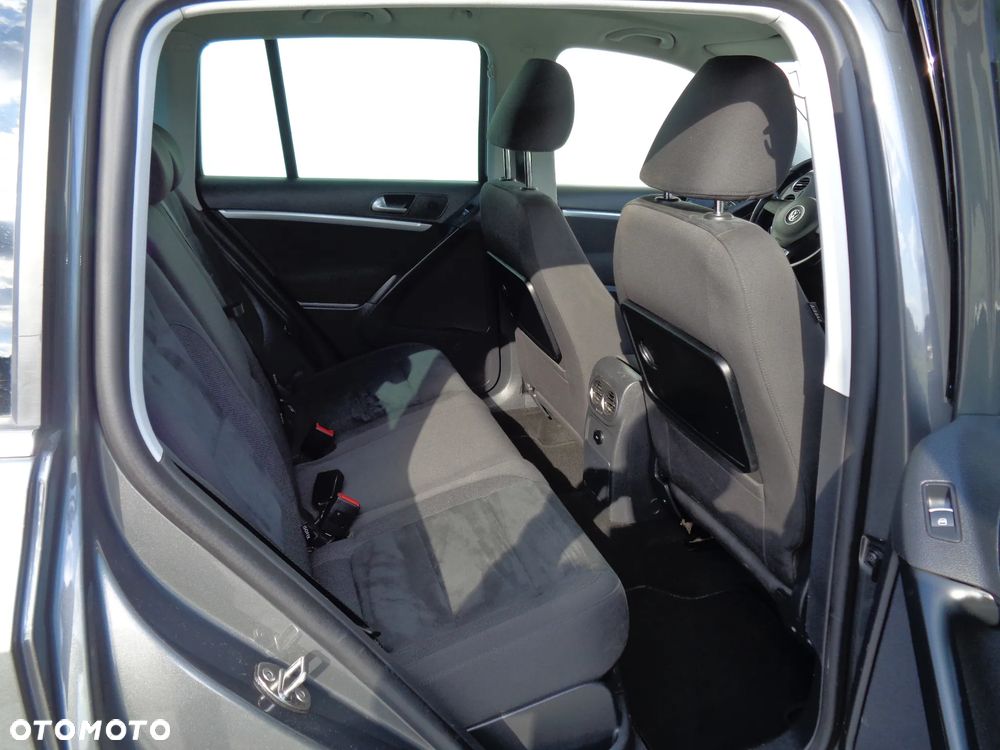Volkswagen Tiguan - 16