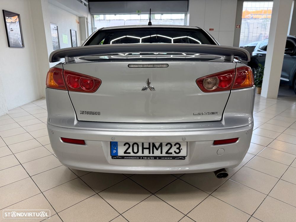 Mitsubishi Lancer 1.5 Invite - 6