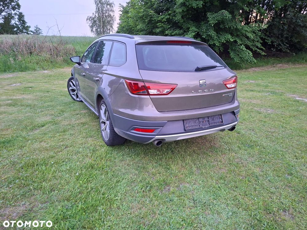 Seat Leon 1.8 TSI Xcellence S&S DSG - 4