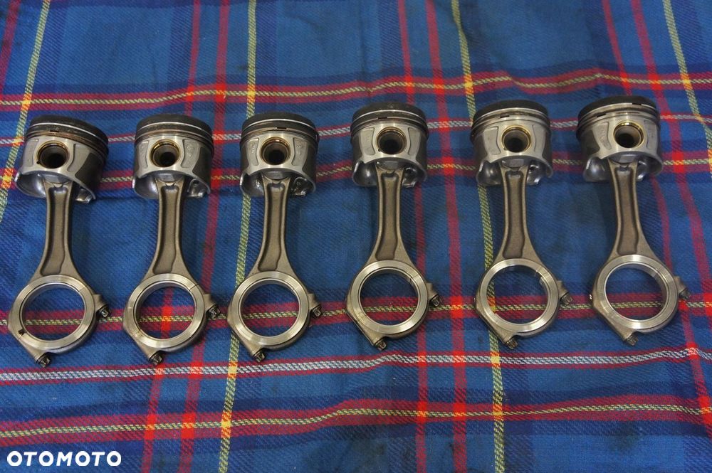 NR 498 Tłoki  Korbowody AUDI A6 4G0 3,0 320-326PS 059AJ - 5