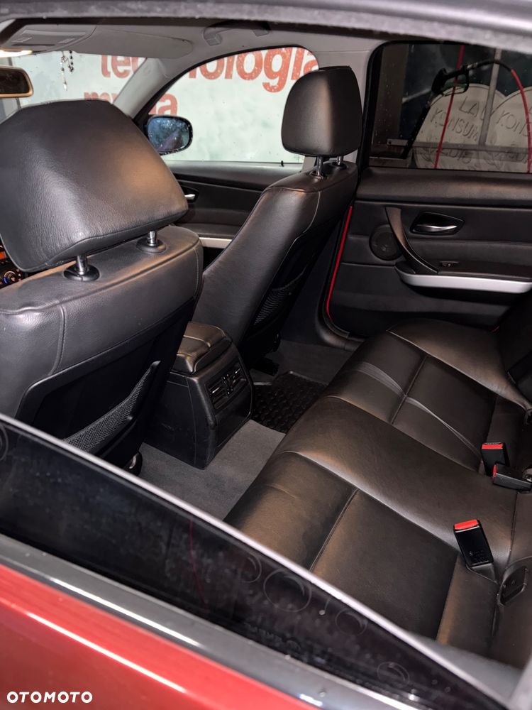 BMW Seria 3 330i - 10