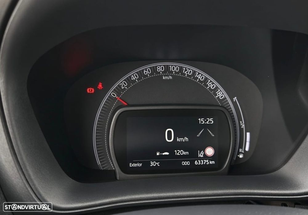 Toyota Aygo X Play - 12