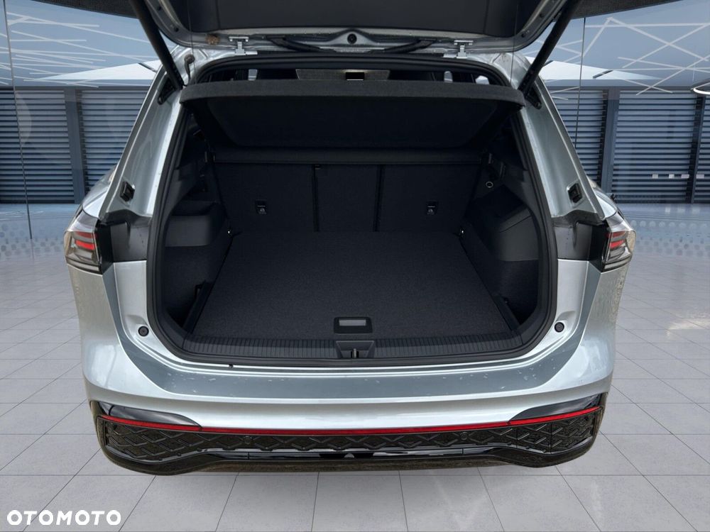 Volkswagen Tiguan - 32