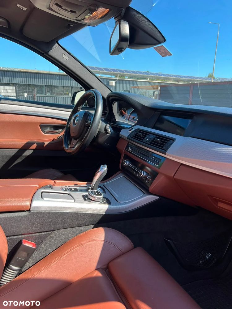 BMW Seria 5 525d - 9