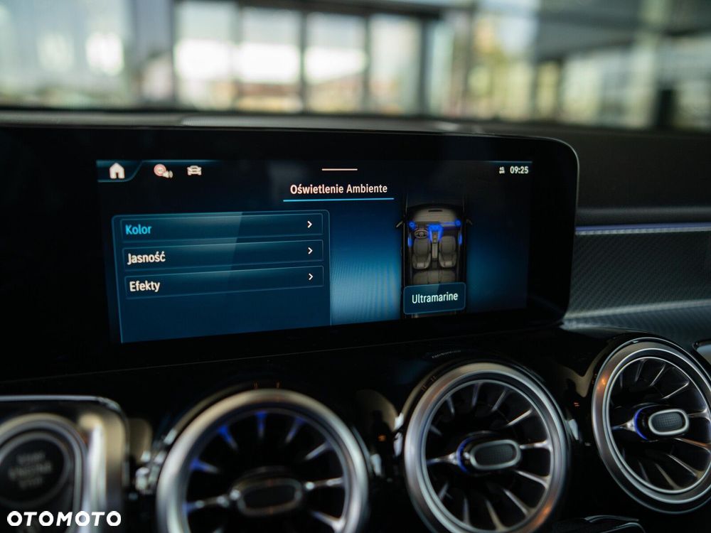 Mercedes-Benz GLB 220 mHEV 4-Matic AMG Line 8G-DCT - 25