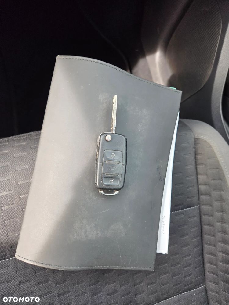 Volkswagen Touran 1.9 TDI DPF Highline - 16